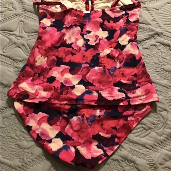 Calvin Klein 2 piece tanking - Picture 2 of 3